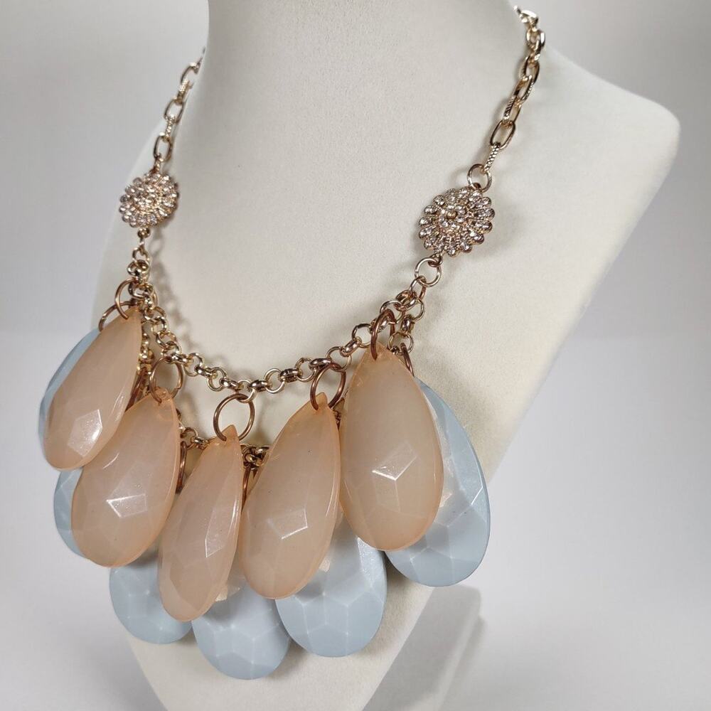 Vintage Beige and Blue Gray Teardrop Acrylic Bib Statement Necklace Unsign - Picture 2 of 6